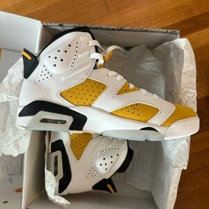 Air Jordan retro 6 yellow orchard ds size 9